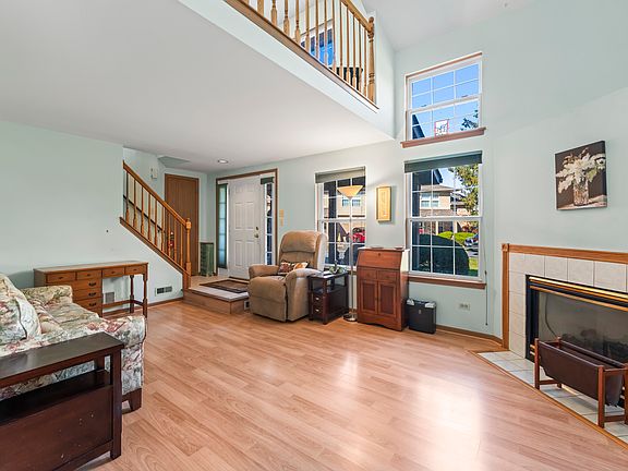 4th image of 9298 Meadowview Dr