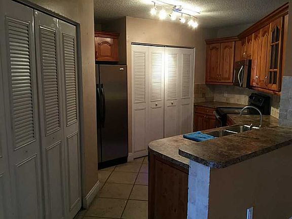 4th image of 6296 NW 186th St APT 112