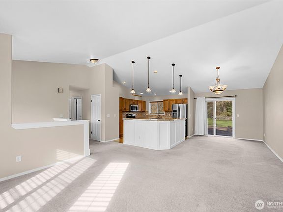 5th image of 5909 73rd Avenue NE