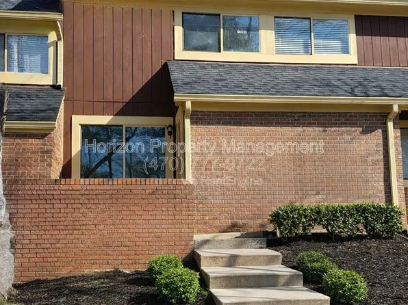 11 Country Place Ct, Alpharetta, GA 30005