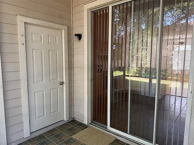 149 Reserve Cir #113 — Photo 9
