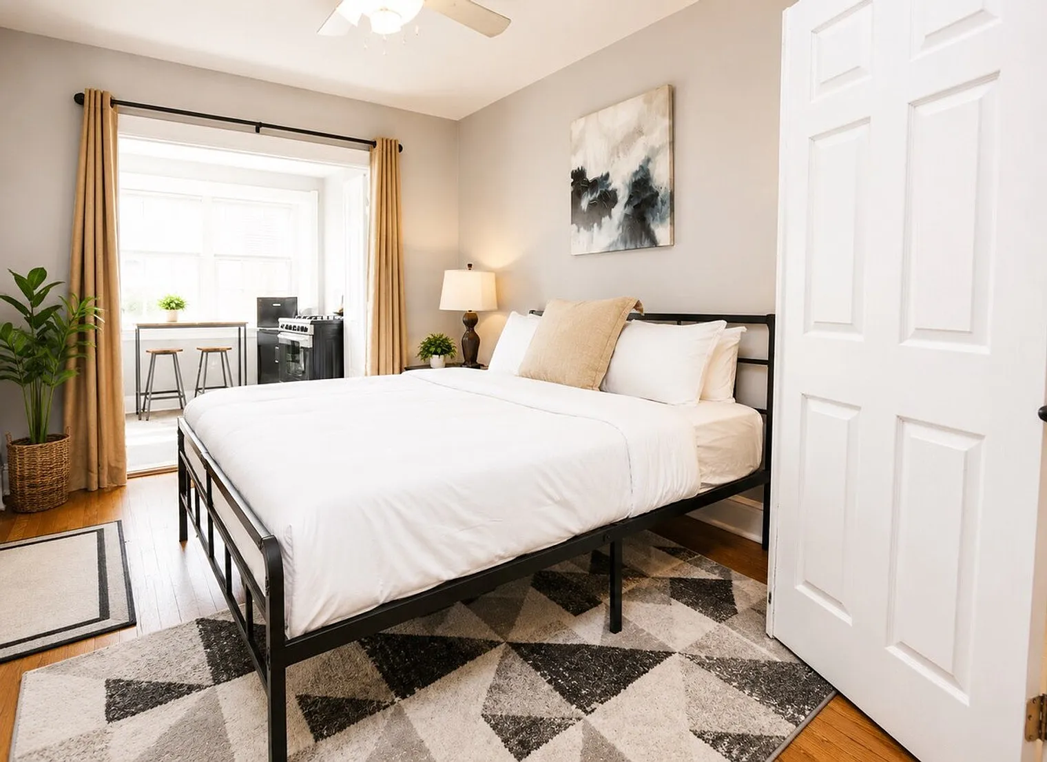 1 bed, 1.0 bath, $2,831 — Photo 4