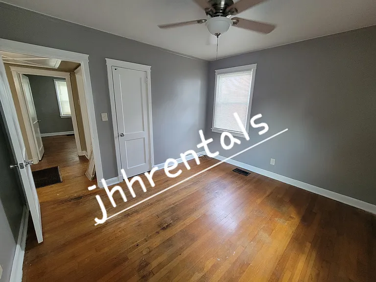 2600 Locust St — Photo 11
