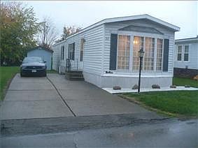 1st image of 22 Windridge Ln