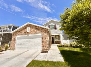 1592 W Oakbrook Dr, South Jordan, UT 84095