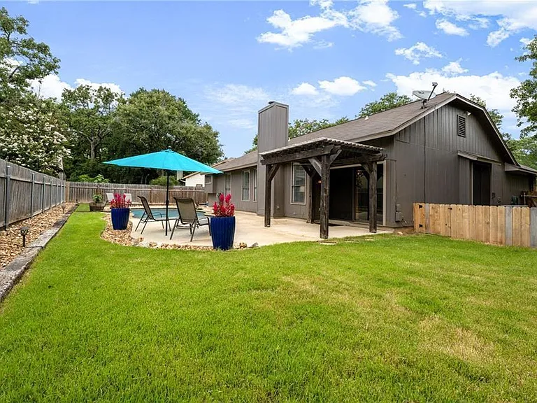 411 Ridgewood Dr — Photo 14
