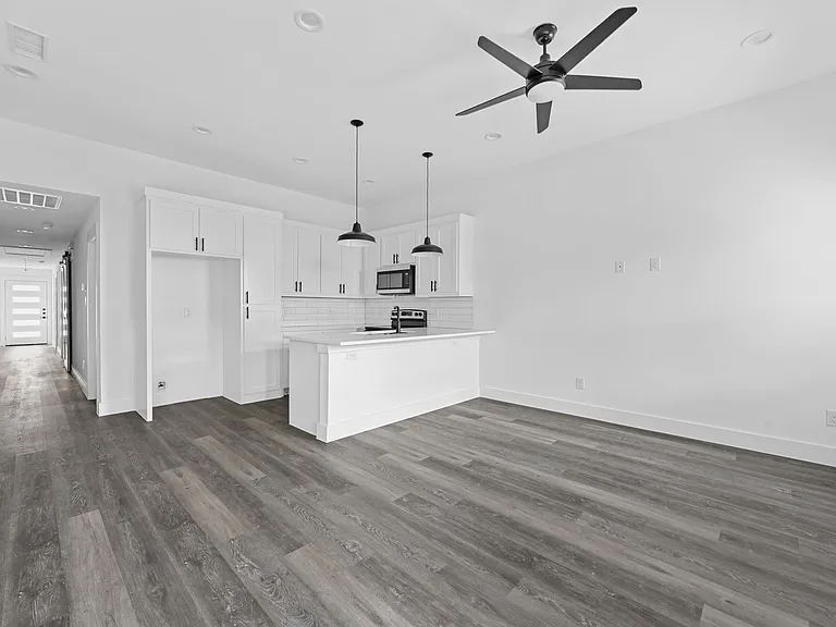 3018 Henry St #A — Photo 8