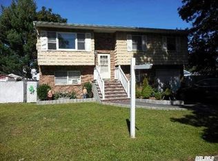 701 Bermuda Rd, West Babylon, NY 11704