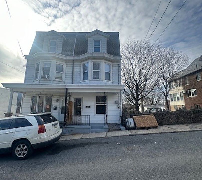 1st image of 229 N 9th St
