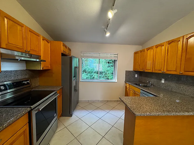 8027 Lake Dr — Photo 2