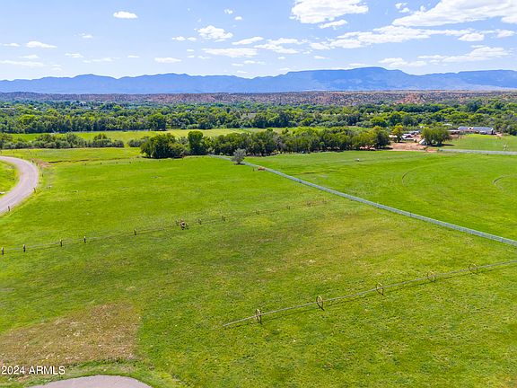 3rd image of 220 S BONITO RANCH Loop #9