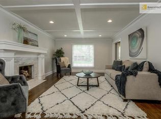 10504 Manor Rd, Leawood, KS 66206