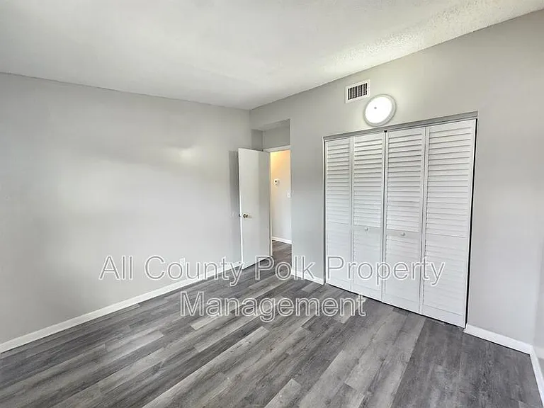 3037 Saint Paul Dr — Photo 8