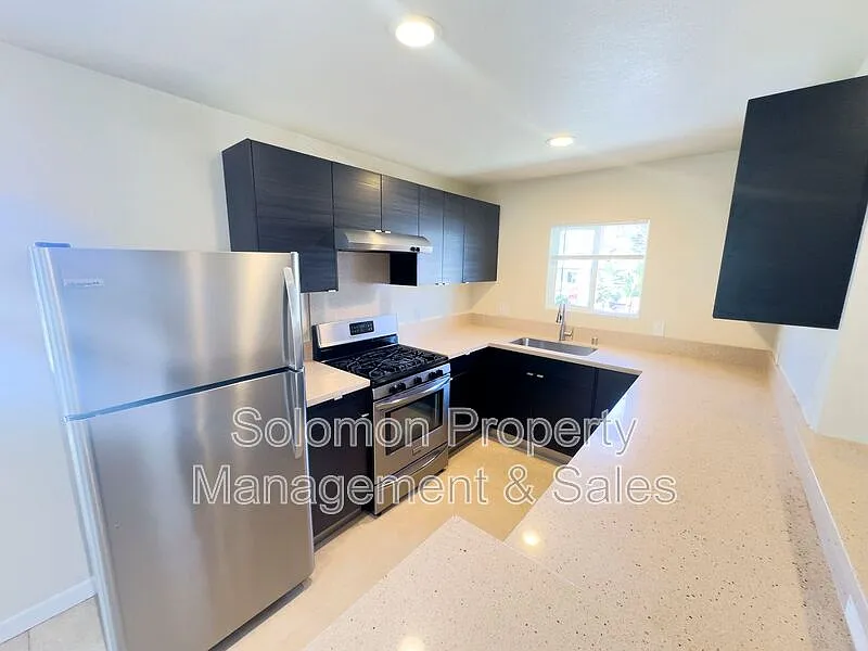 Building Photo - 714 N Freeman St #D