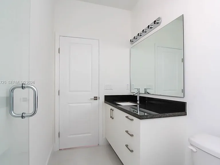 15631 SW 11th Ter — Photo 5