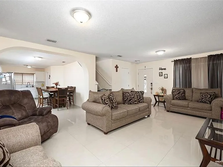 3213 Princeton Ave — Photo 4