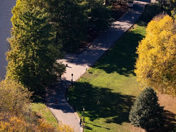 1295 5th Avenue image 2 of 20