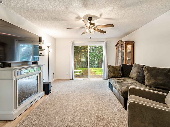 5th image of 1318 SE Beaver Creek Ln