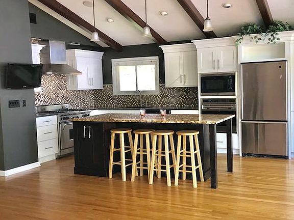 Kitchen with large center island