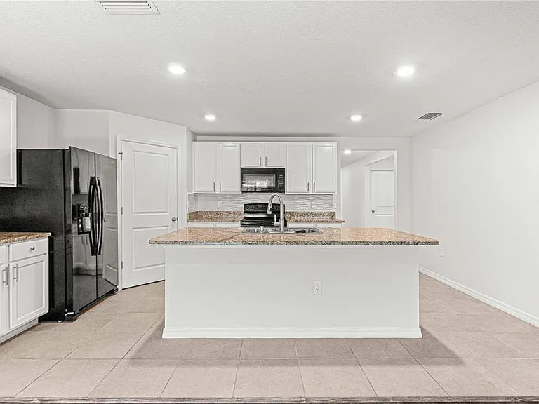 8687 SW 49th Ter — Photo 9
