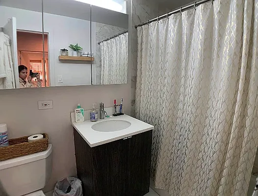 Rented by NorthStar REG LLC | media 11