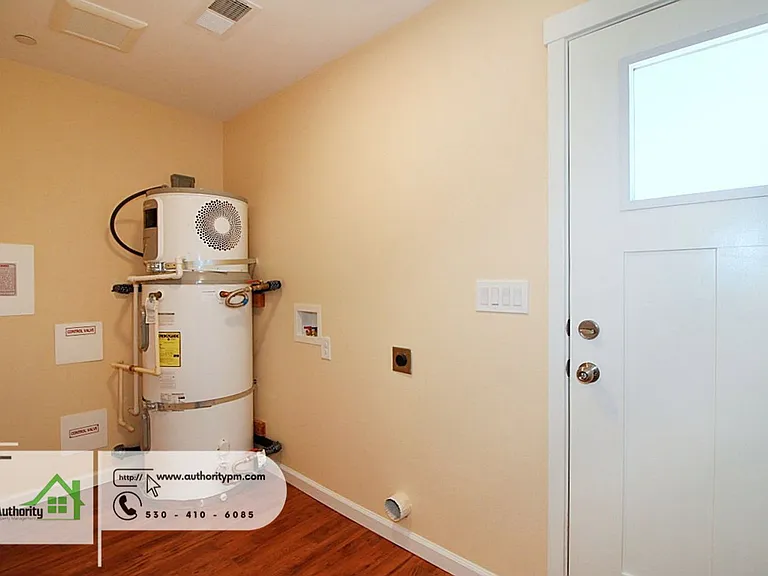 9657 Swasey Dr — Photo 18