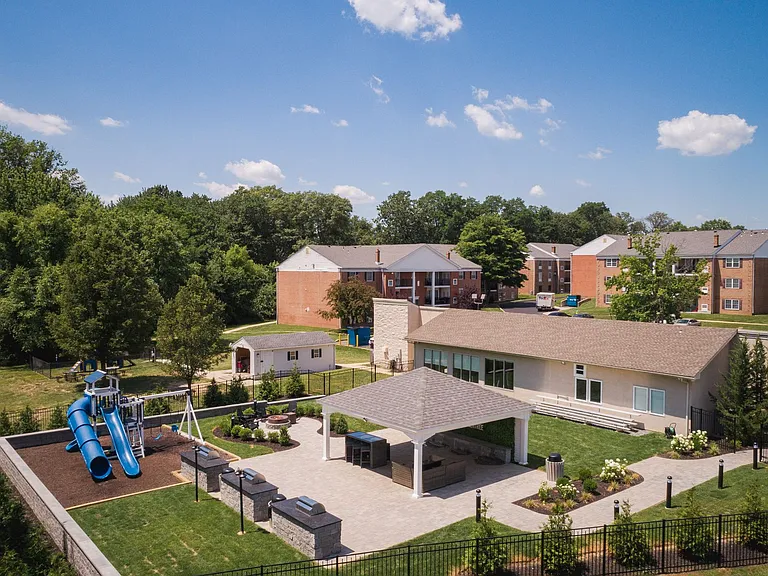 Edge at Greentree — Photo 7
