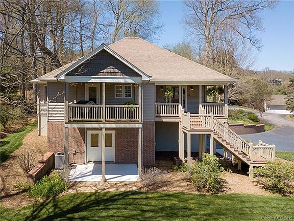3rd image of 105 Deer Glade Ln