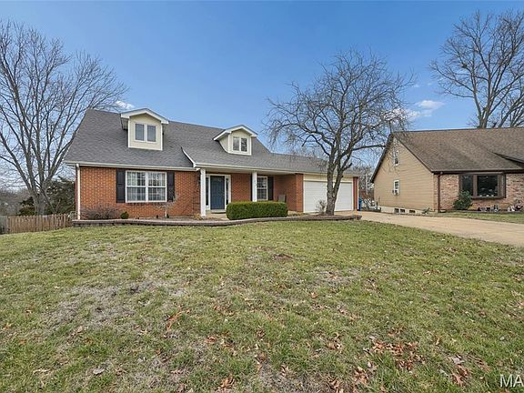 2nd image of 713 Village Wood Ct