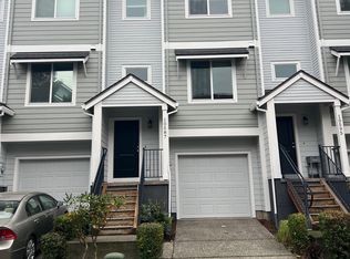 10587 NE Park Ridge Way, Hillsboro, OR 97006