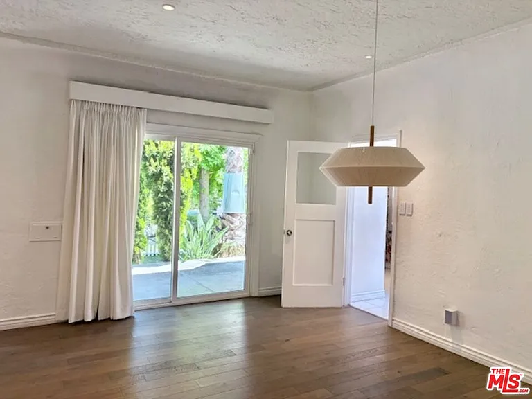 459 S Holt Ave — Photo 13