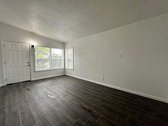 4th image of 111 Motel Dr