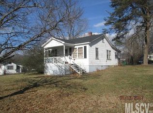 1479 16th Ave NE, Hickory, NC 28601