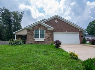 119 Vineland Parkway Dr, Vine Grove, KY 40175
