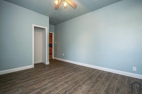 5th image of 1733 Mercer Way #Na
