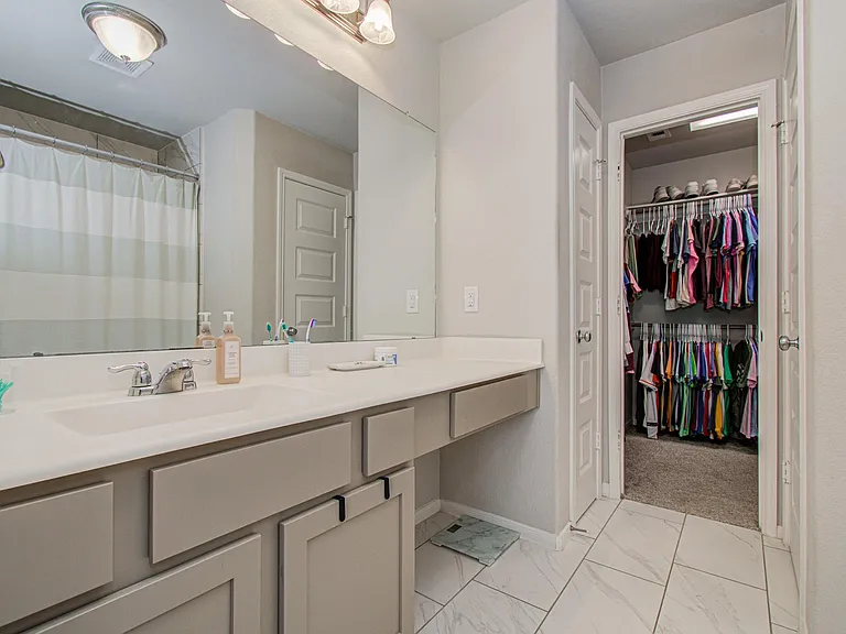5543 Evanston Ln — Photo 10