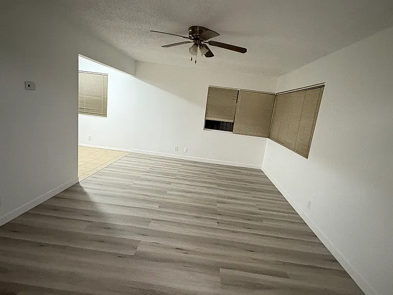 41542 Marine Dr #41542 — Photo 4