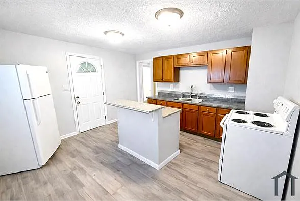 3 bed, 1250 sqft, $1,895 — Photo 4