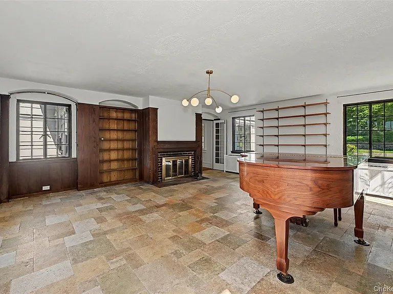53 Cortlandt Ave — Photo 7