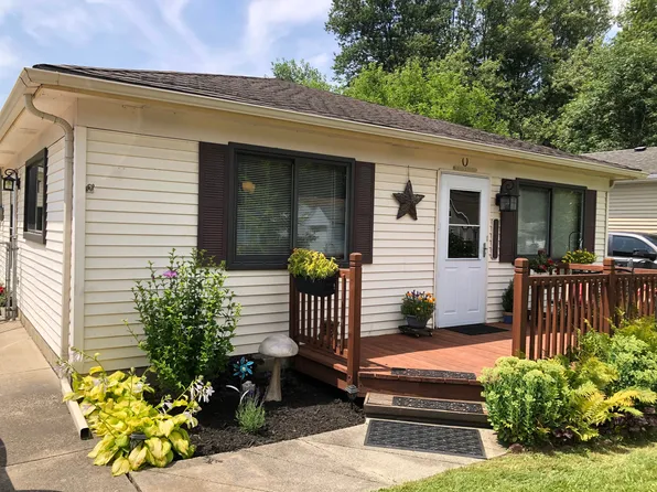 26870 Earl St, Harrison Township, MI 48045
