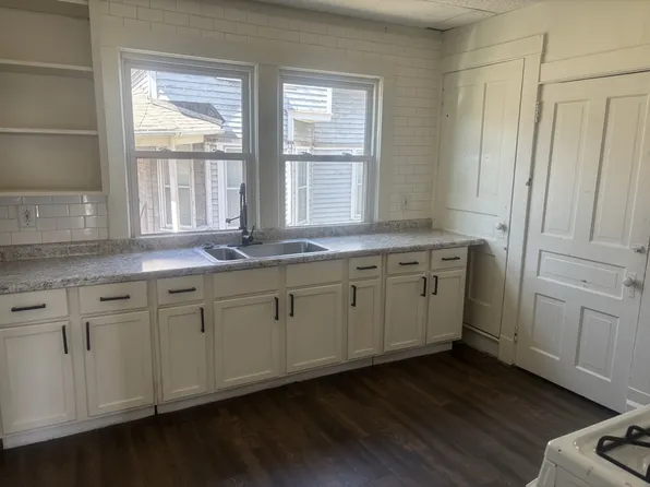 124 10th St SW, Cedar Rapids, IA 52404