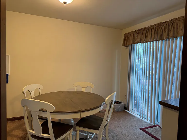 124 Stuart Ave #B — Photo 8