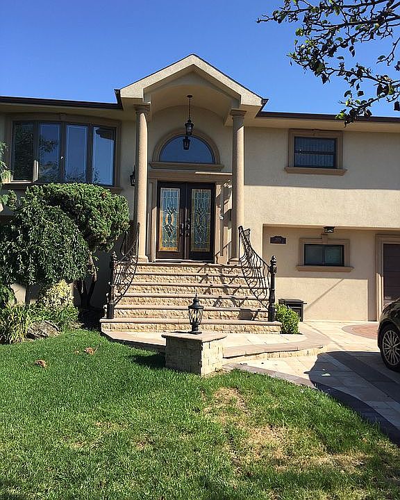 1st image of 2978 Charlotte Dr