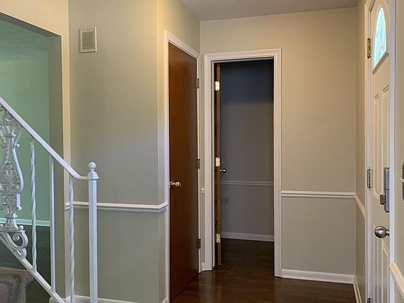 2nd image of 2960 Briarwick Ct