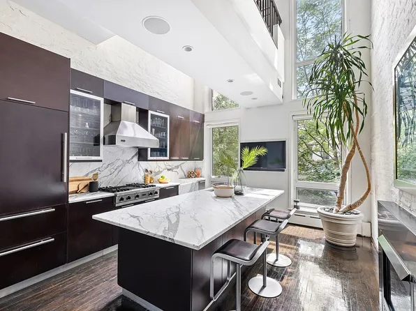 262 W 25th St, New York, NY 10001