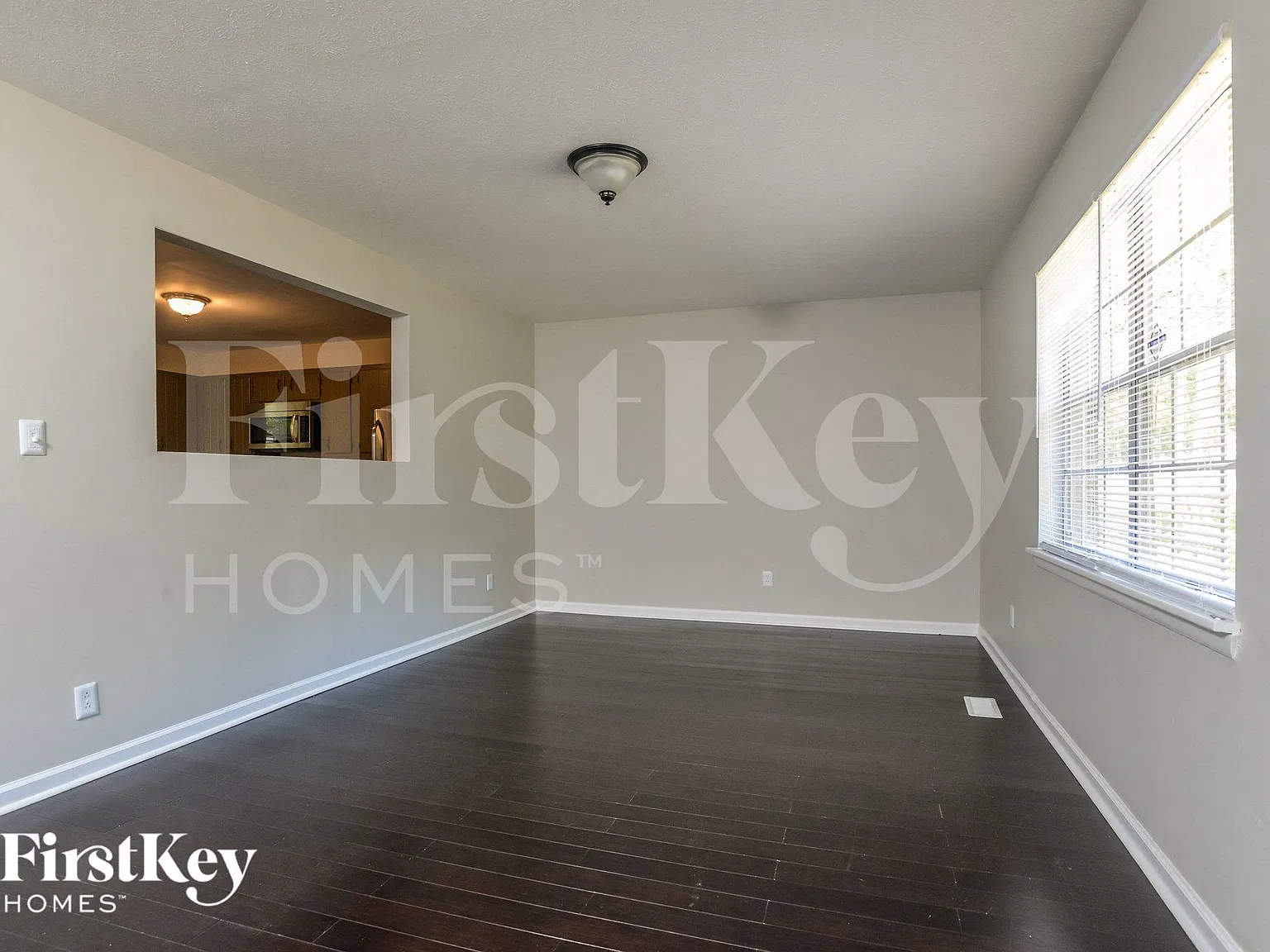 3 bed, 2.0 bath, 1308 sqft, $1,765 — Photo 3