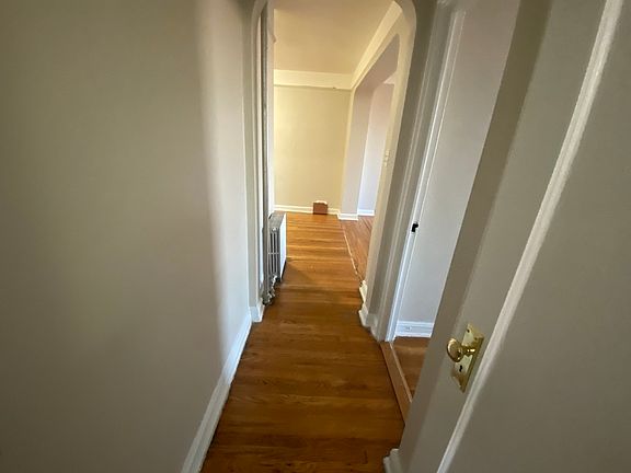 4th image of 40-15 Hampton St #66