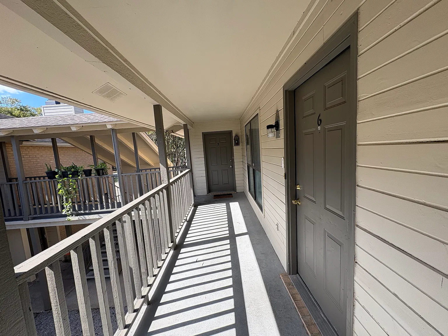 5233 Butter Creek Ln — Photo 4