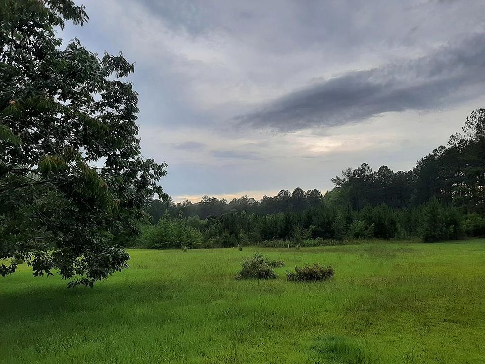 1st image of 132 Lovers Ln NE