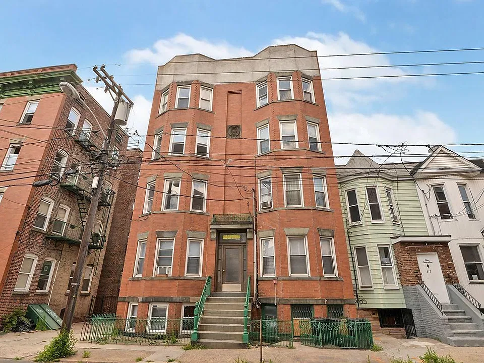 415 Baldwin Ave #3L